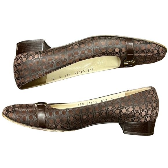 Salvatore Ferragamo Brown Vara Bow Gancini Print Low Heel Pumps – Size 8B - Picture 6 of 10